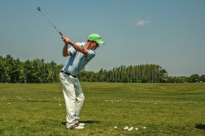 Bill Haas shoots 67 for 1-shot lead; Jordan Spieth trails by 6